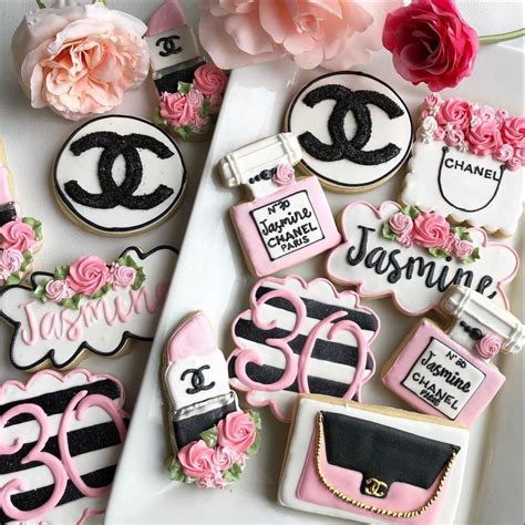 pink chanel cookies